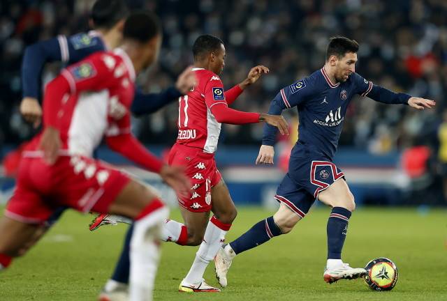 巴黎圣日耳曼三连胜，在法甲搅动榜首争夺！的简单介绍