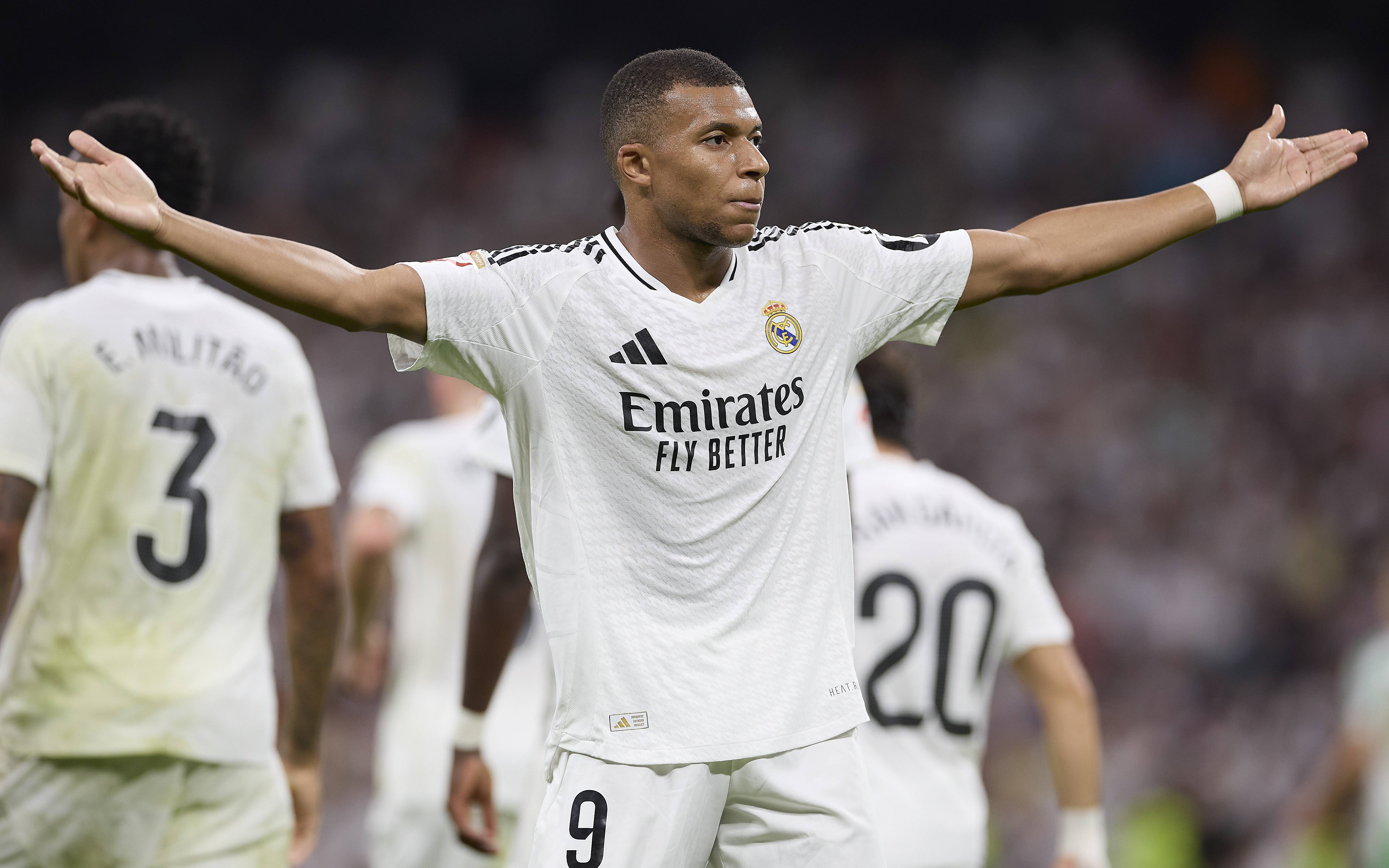 开云体育官网-姆巴佩梅开二度，巴黎主场轻松击败南特