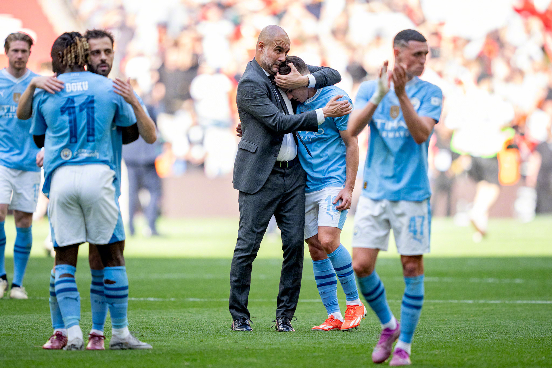 曼城防线表现不佳，球迷纷纷担忧的简单介绍