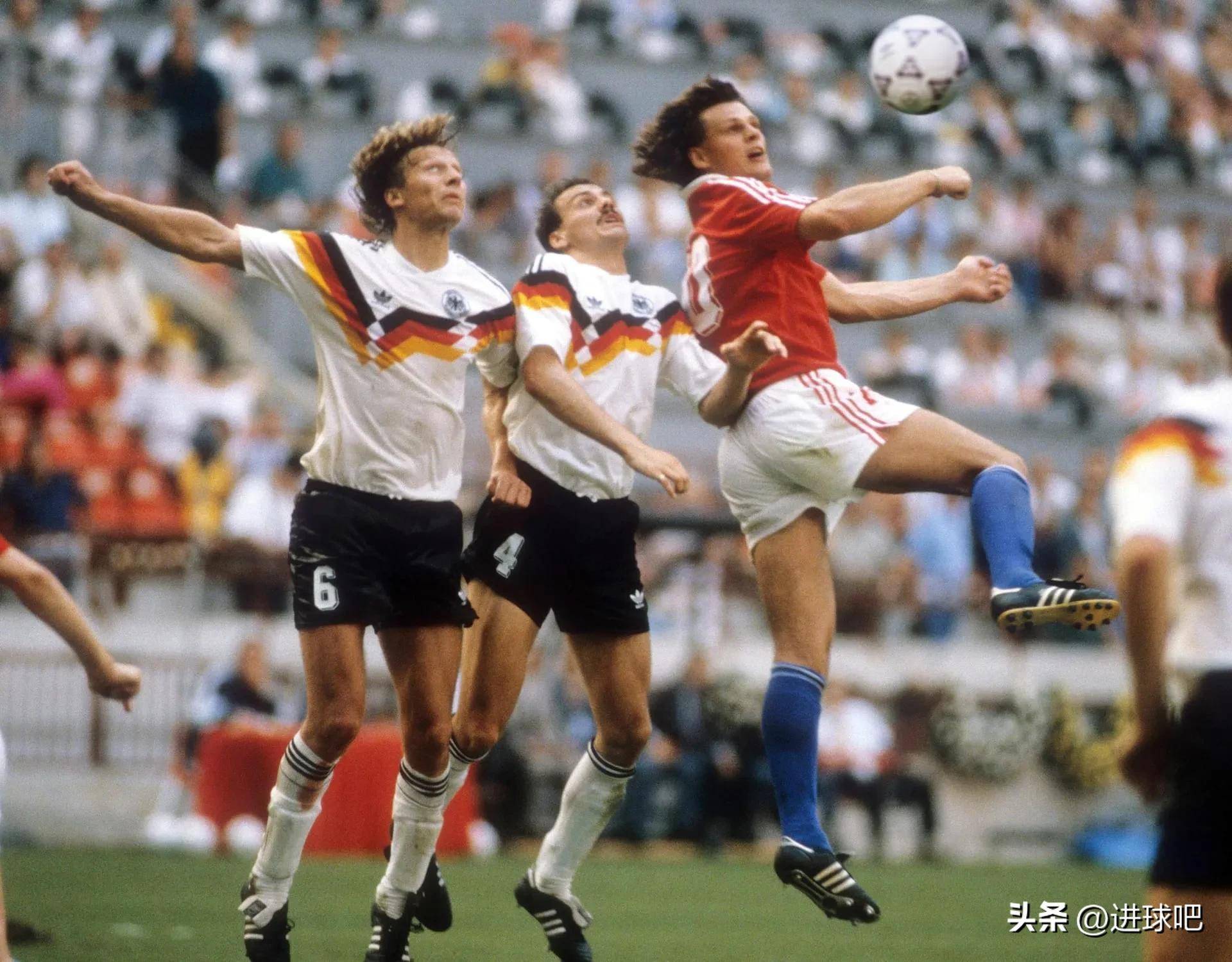 包含斯洛伐克斩获胜仗，晋级欧国杯半决赛的词条