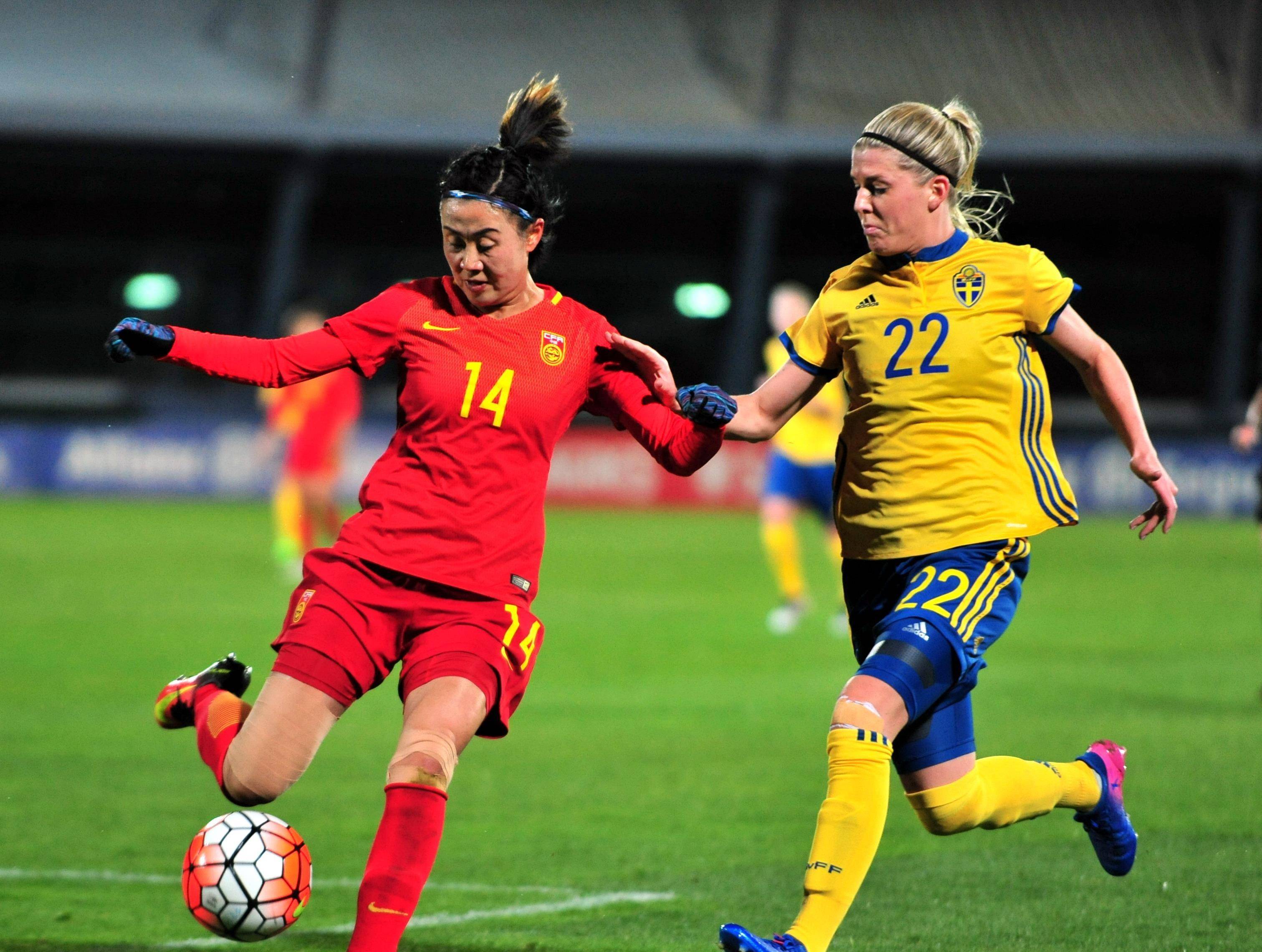 国际女子足球赛中，中国队获得关键胜利