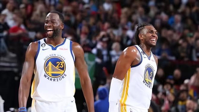 关于勇士队球员接受公开访问呈现球场外风采的信息