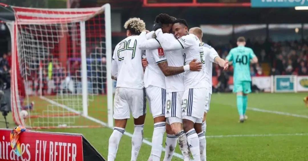 利兹联客场-小胜布莱顿，豪取联赛四连胜的简单介绍