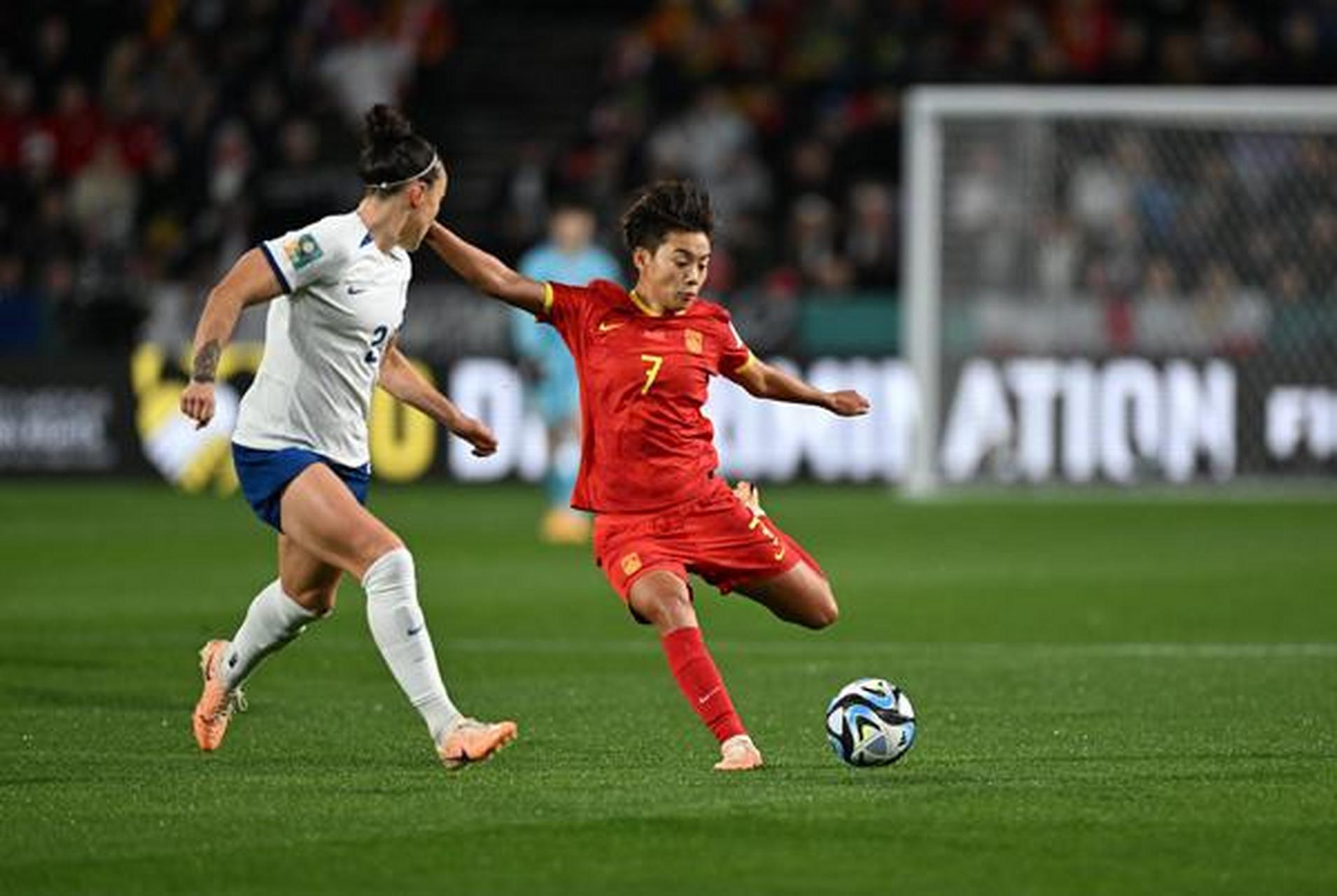 包含女足比赛再次掀起热潮，精彩纷呈的词条