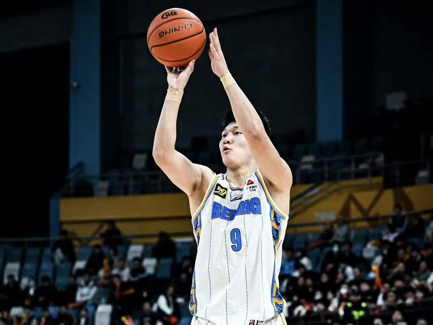 北京首钢艰难获胜，主场不败纪录延续