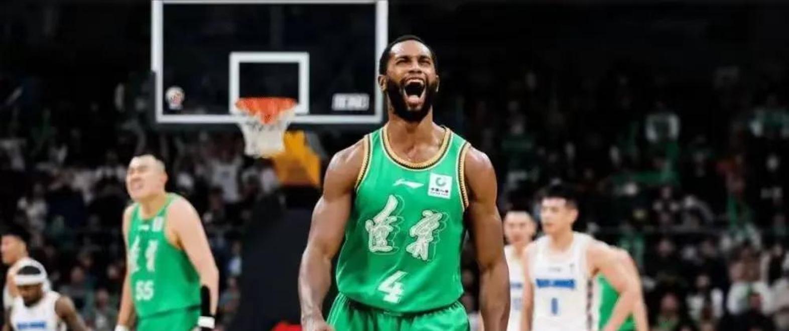 索肖队长领衔破门，助球队取得胜利