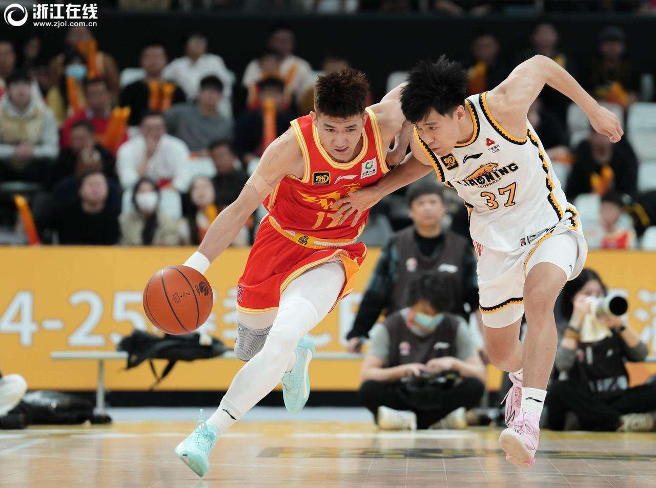 北京队在主场击败了辽宁男篮