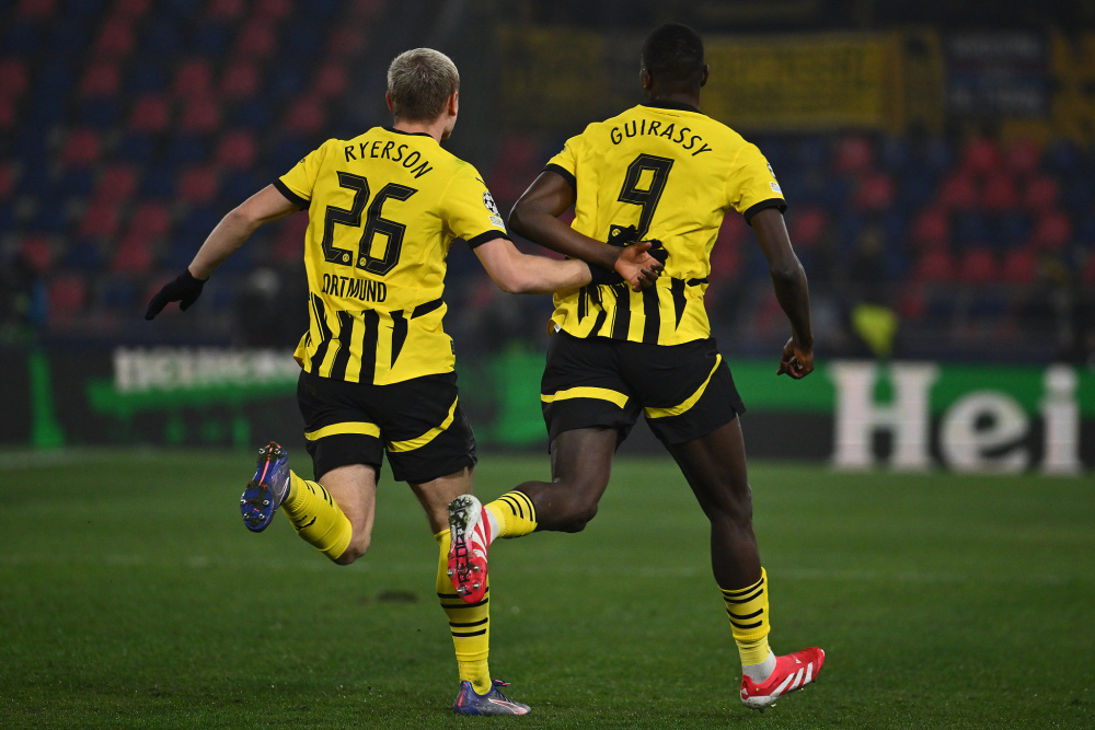 包含利物浦逆转多特蒙德，取得惊人胜利的词条