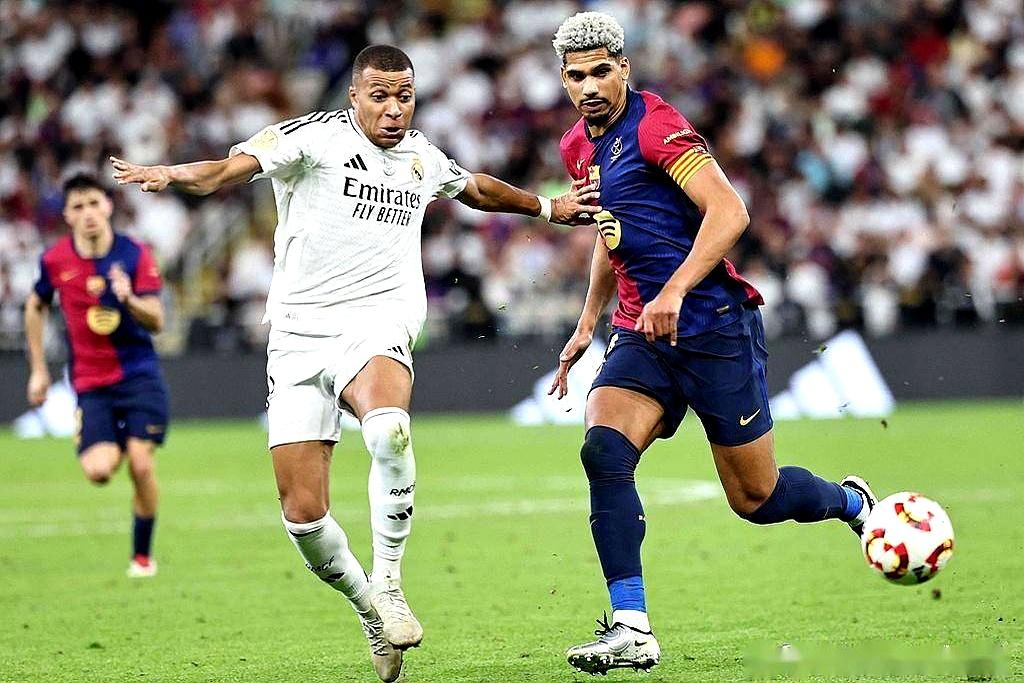 开云体育在线-巴萨后防线强固，成功保持领先