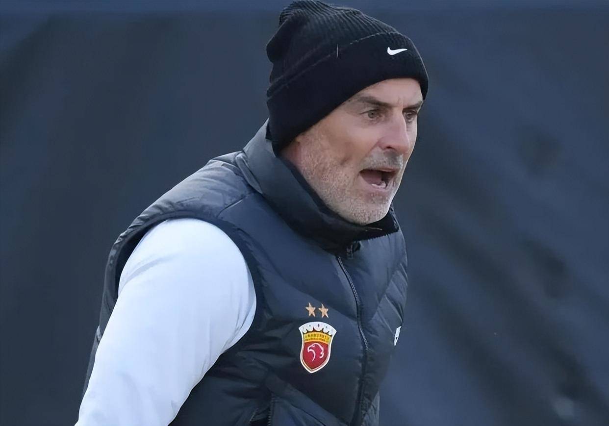 上港外援抢眼表现，为球队锦上添花