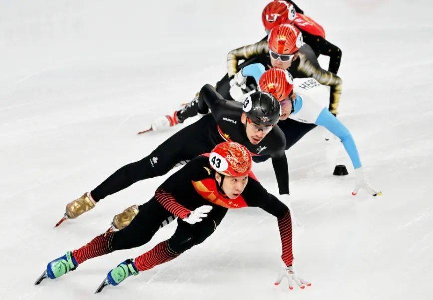 开云官网-德国选手在短道速滑赛场上勇夺金牌