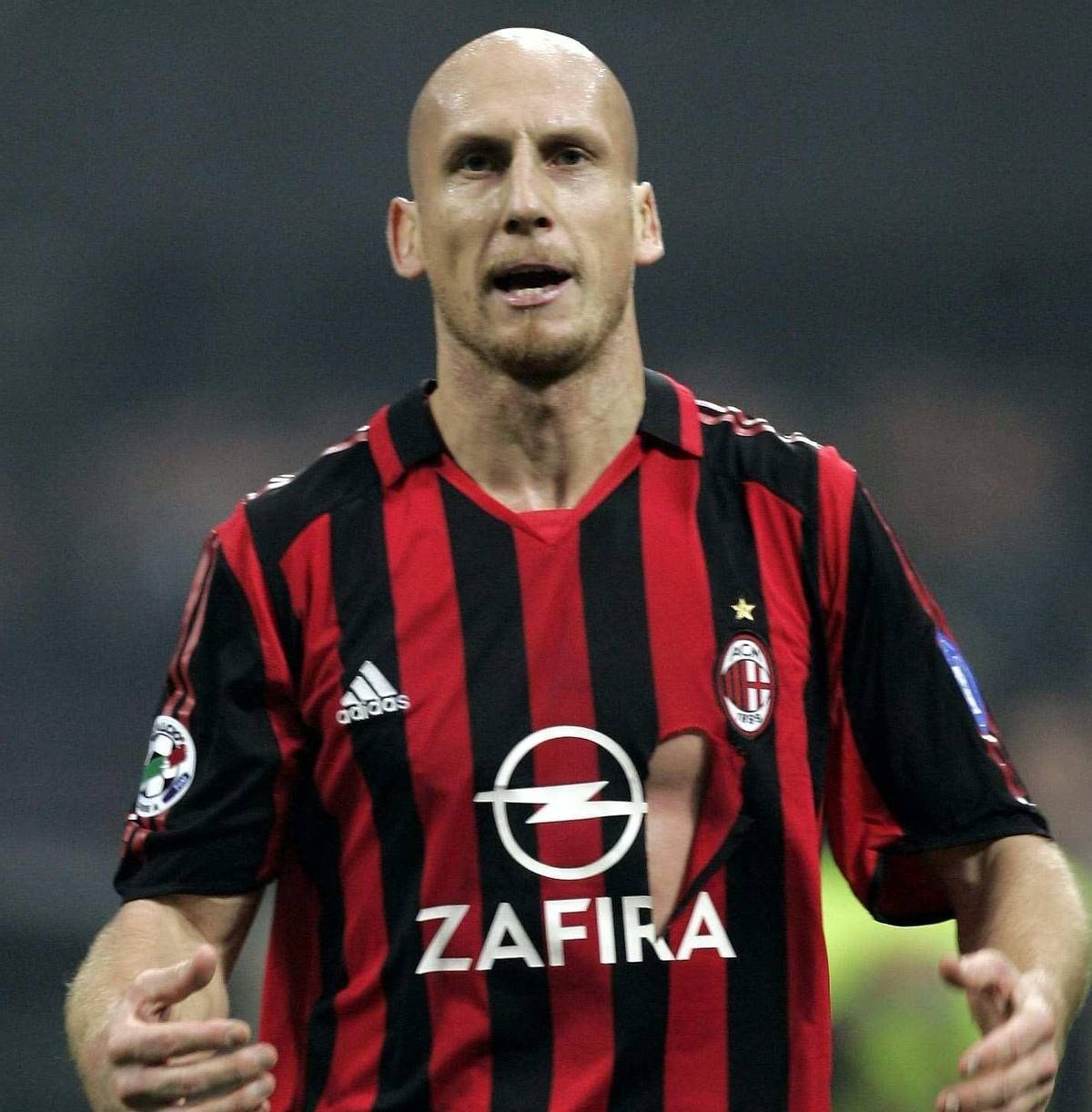 AC米兰主帅被队员情感认可