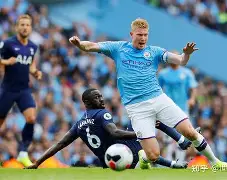 包含罗阿恩球员齐心合作，力争为球队取得好成绩的词条