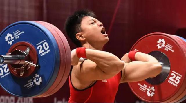 关于瑞典选手刷新男子举重纪录，斩获金牌的信息