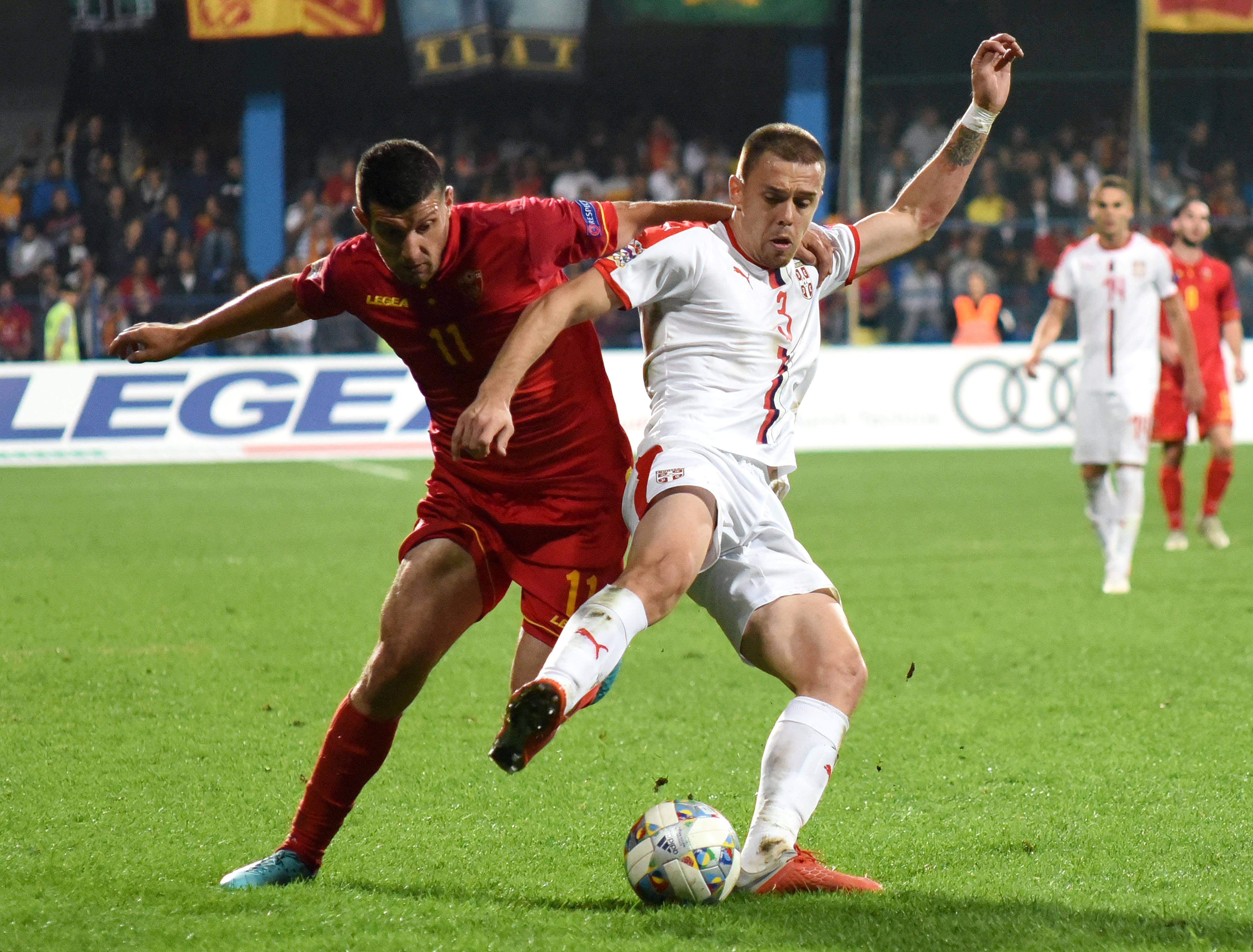 防守反击关键战术足球战场上备受赞誉