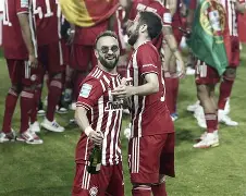 奥林匹亚科斯遇难，前面坎坷