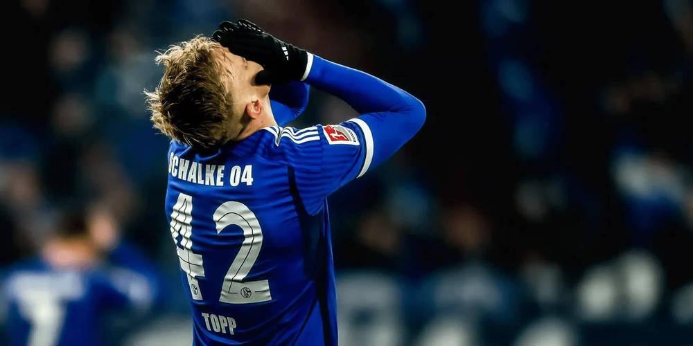 沙尔克球员集体进球，轻松击败对手