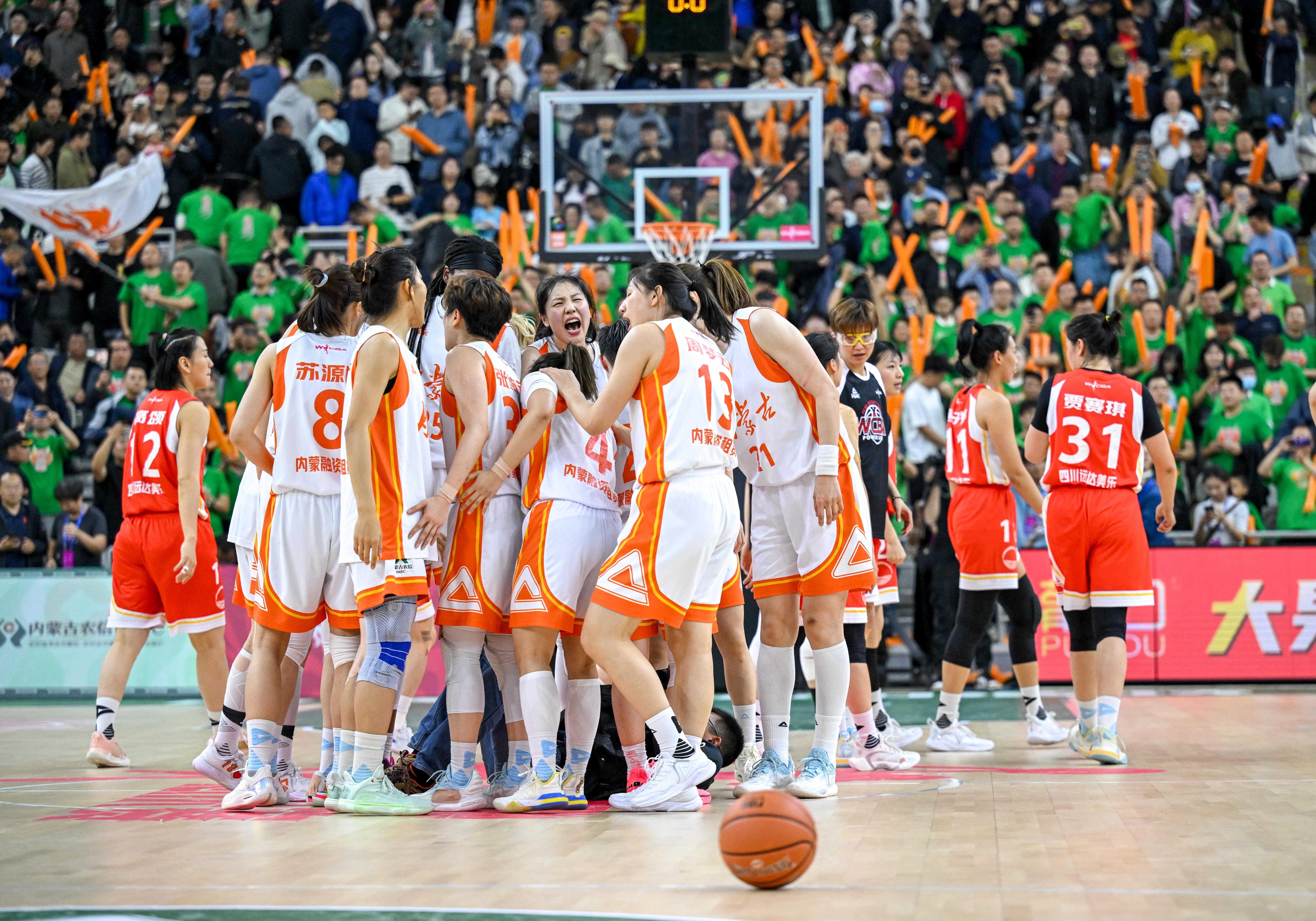 进入半决赛！选手成功晋级女子篮球单打半决赛