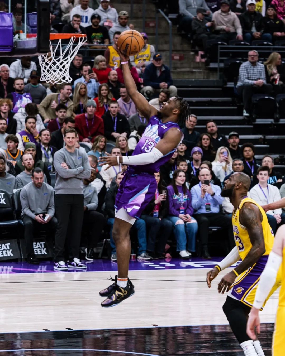 人主场失利，爵士客场惊险击败开拓者