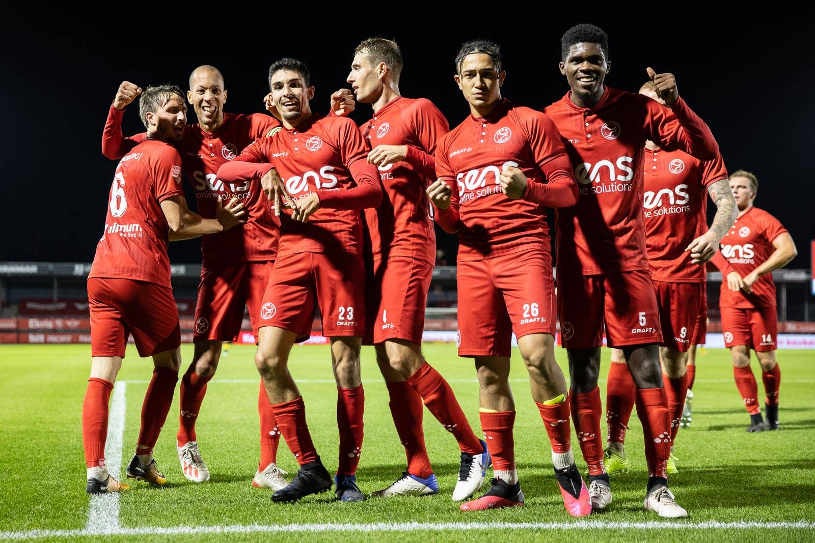 阿甲球队交战激烈，胜负难分竞争激烈