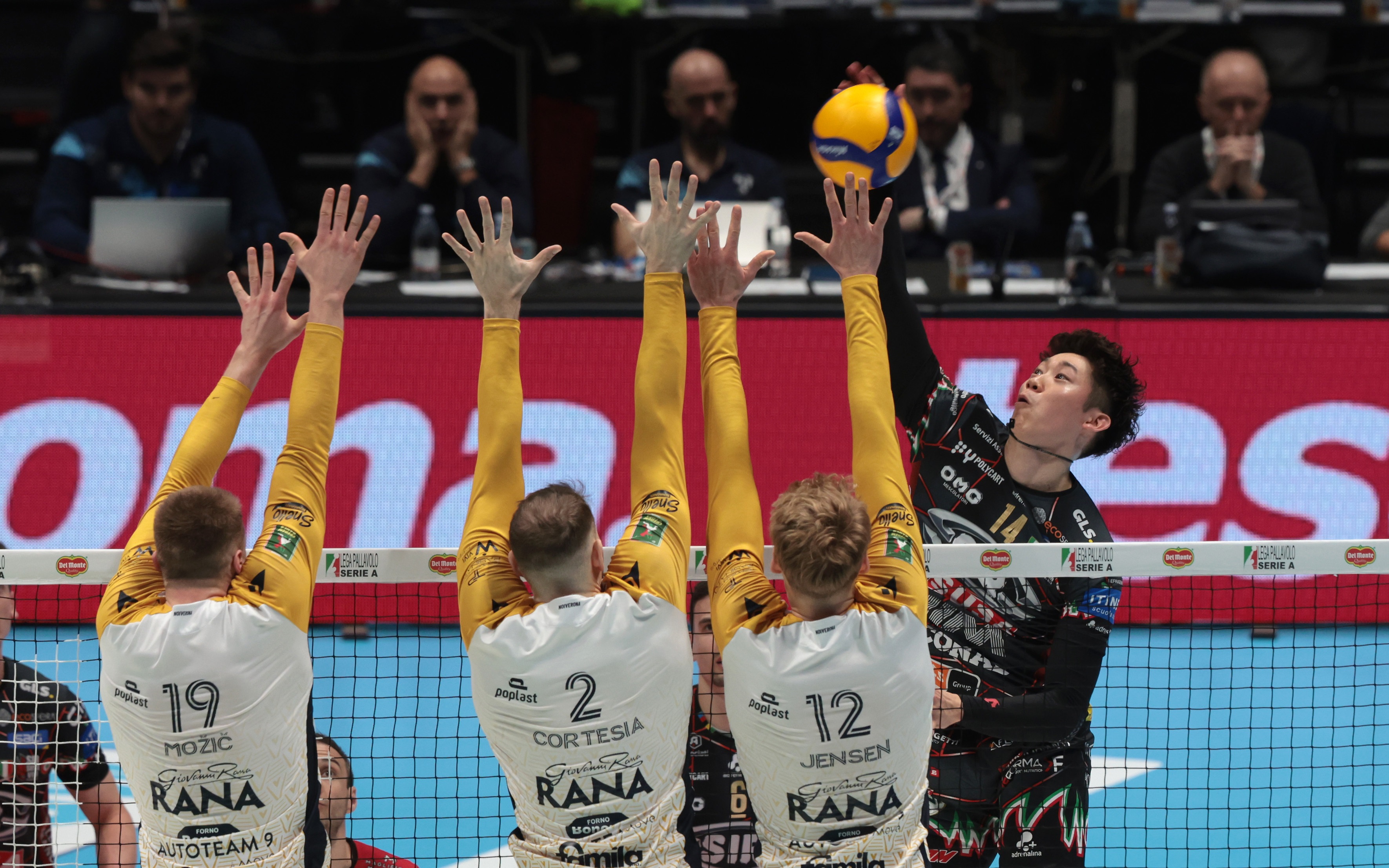 意大利队遭遇强队，剧情逆转获胜