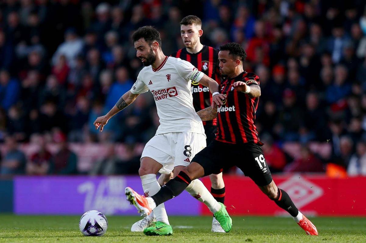 开云体育登录-包含经典足球对决拉开序幕，球队斗志昂扬的词条