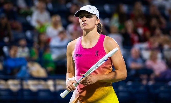 巴基斯坦女足球员展翼高飞，赢得尊敬