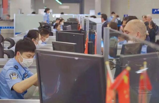 关于比利时憾平南爱尔兰，领先优势缩小的信息