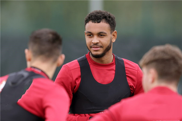 热刺高歌猛进，连胜在望士气高昂