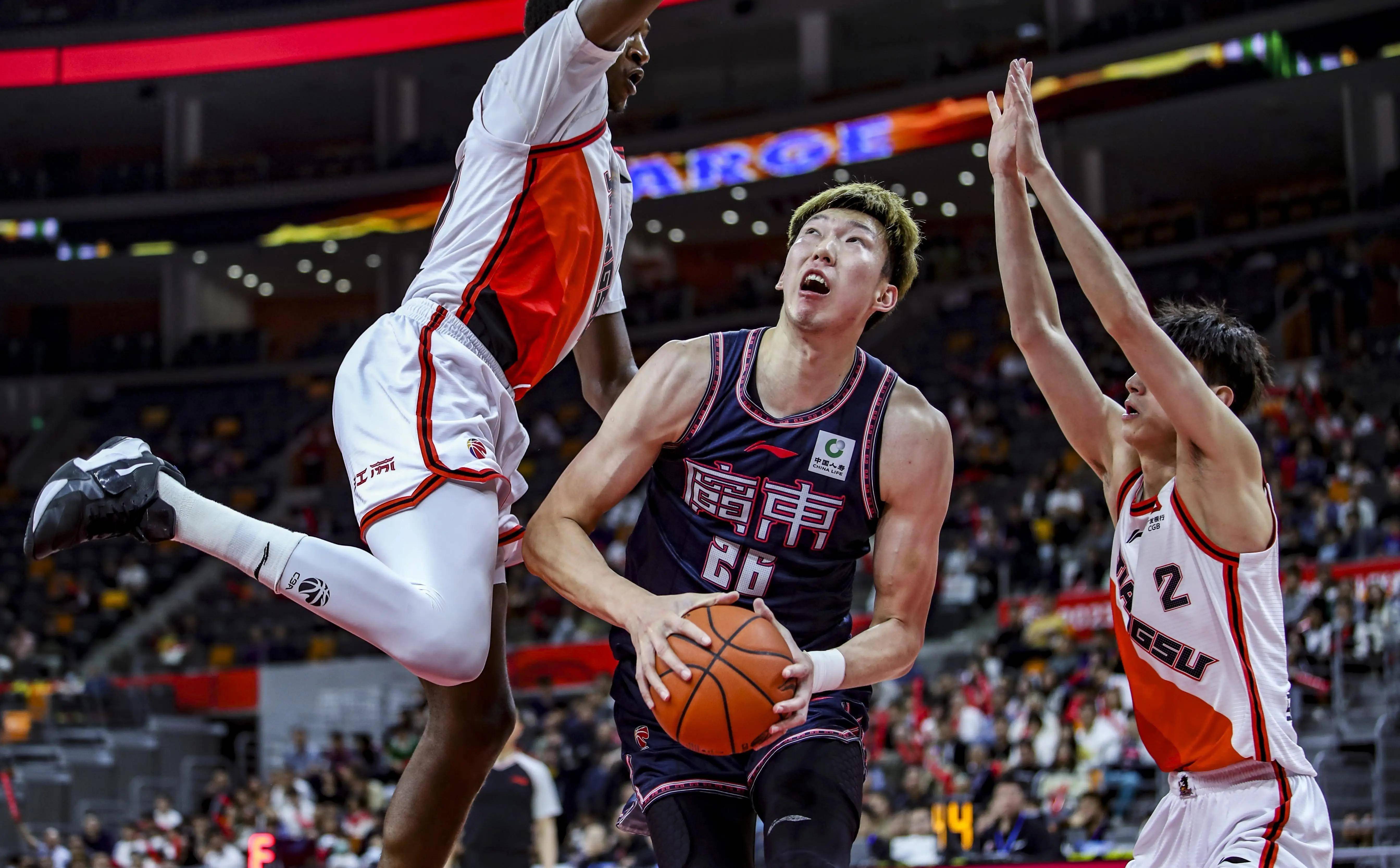 新疆队全队状态低迷，面临困难局面