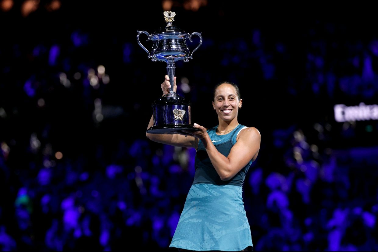 澳洲杯收官，澳大利亚队夺得冠军奖杯