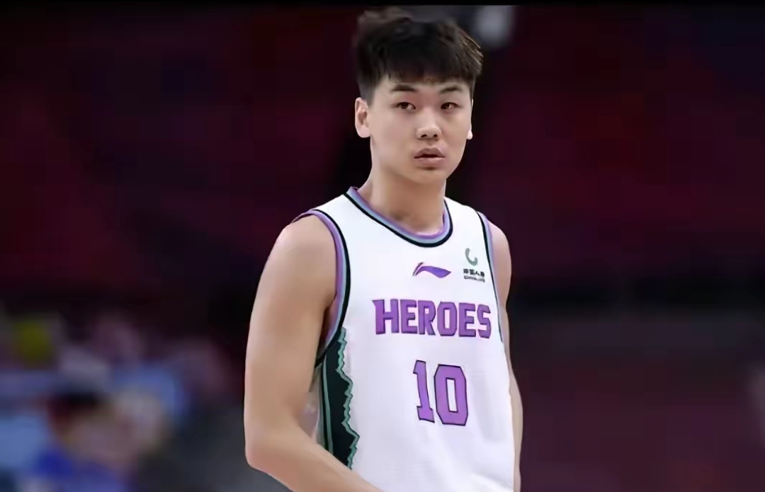 包含翻开胜利一页，球员们团结一致战斗到底的词条