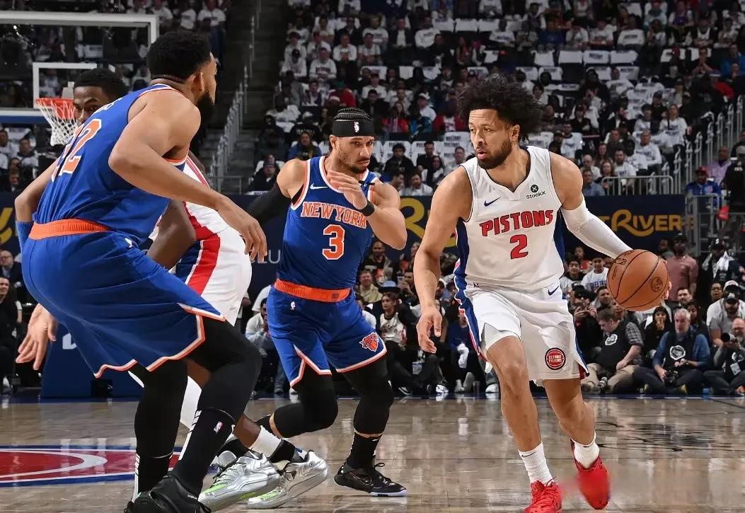 尼克斯击败黄蜂，客场豪取胜利