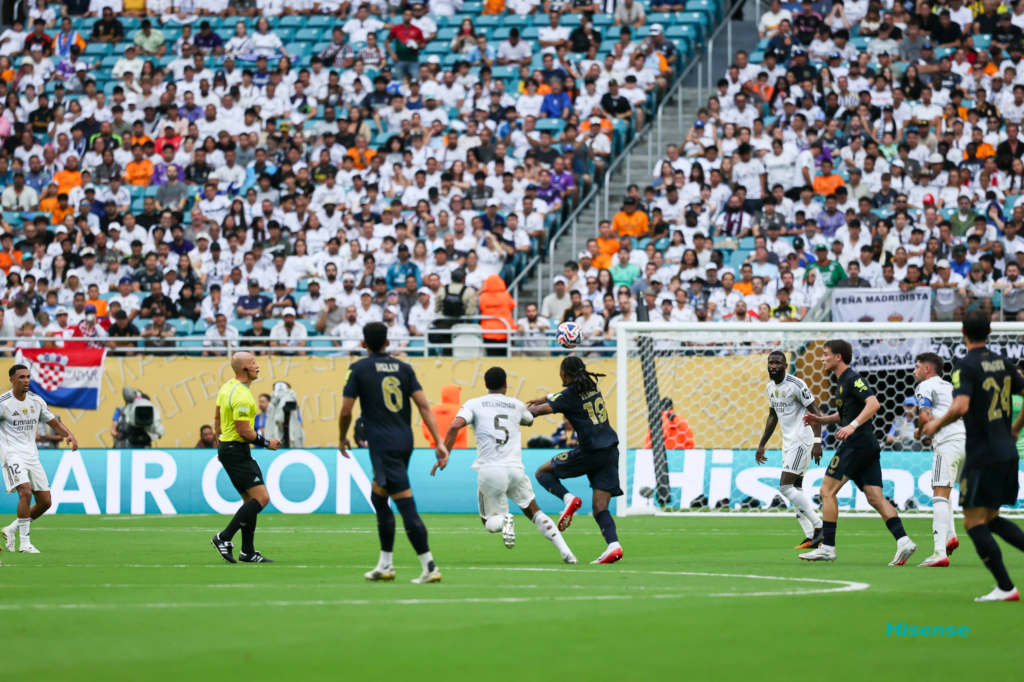 包含曼城客场大胜：稳占榜首全队高兴的词条