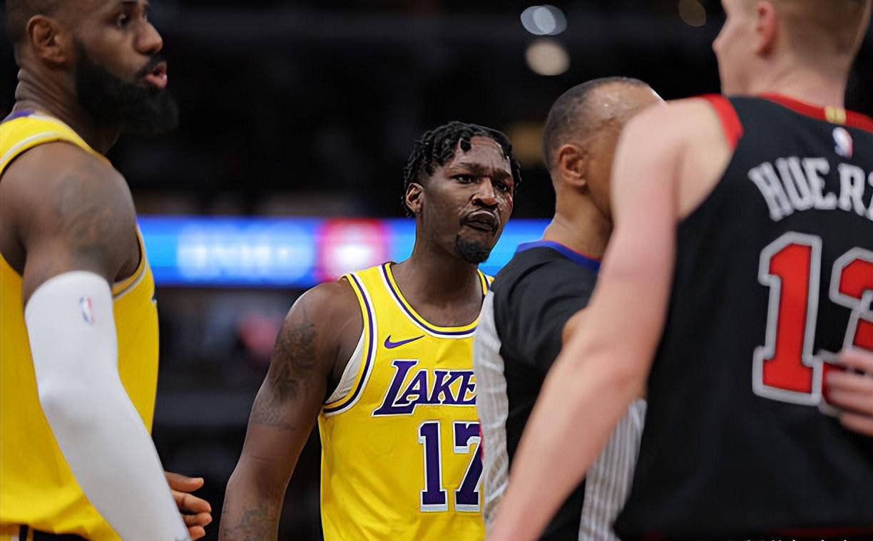 首发大将表现出色，球队雄踞榜首取得胜利的简单介绍