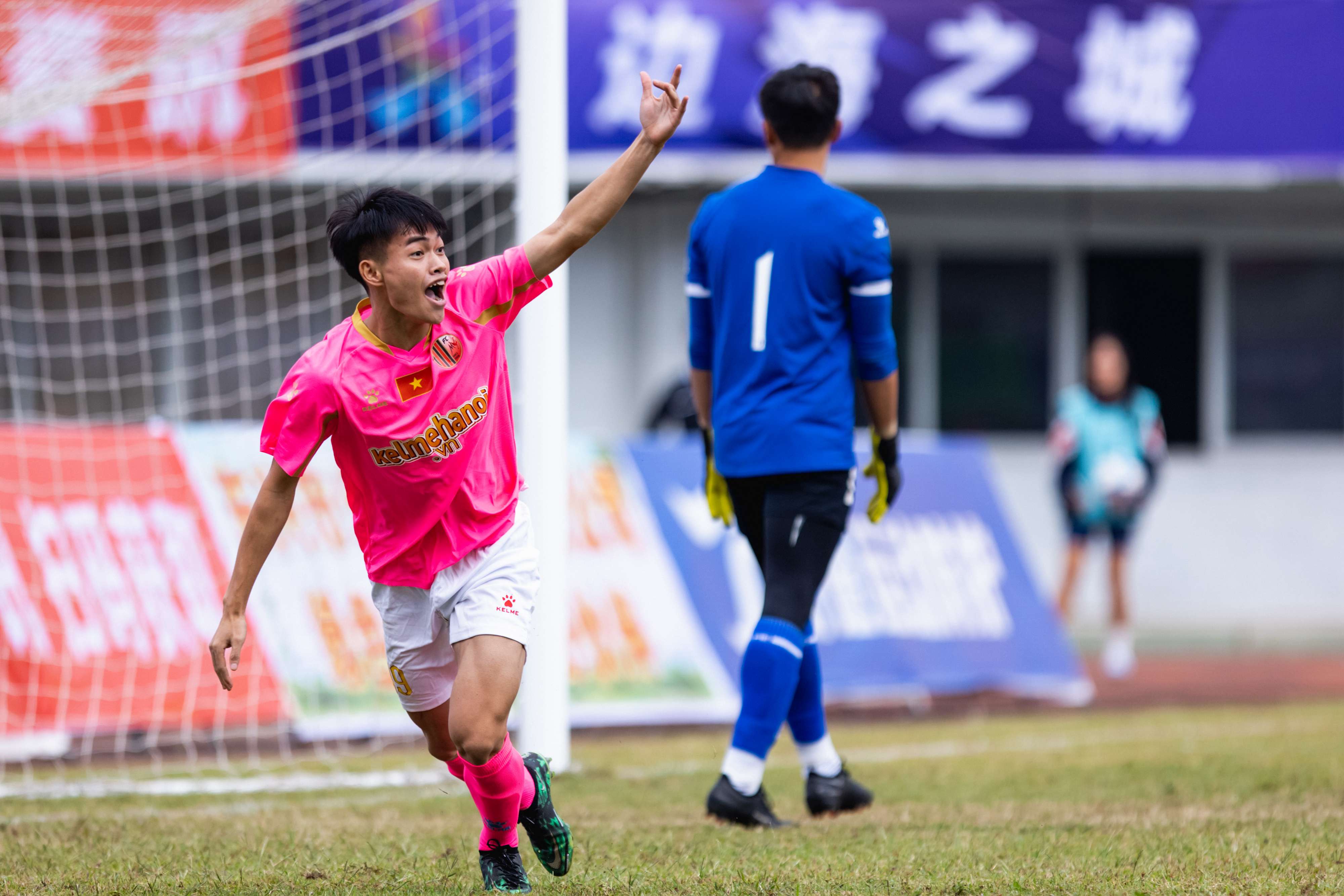 欧文赫破门助球队开门红，士气大增