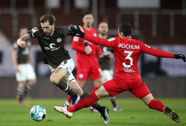 关于替补球员突破自我，帮助球队反超比分的信息