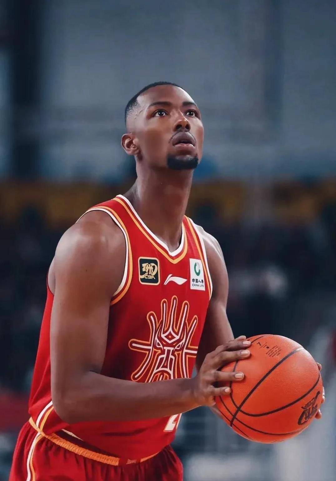 球员表现不俗，数据排行榜上有何变化？