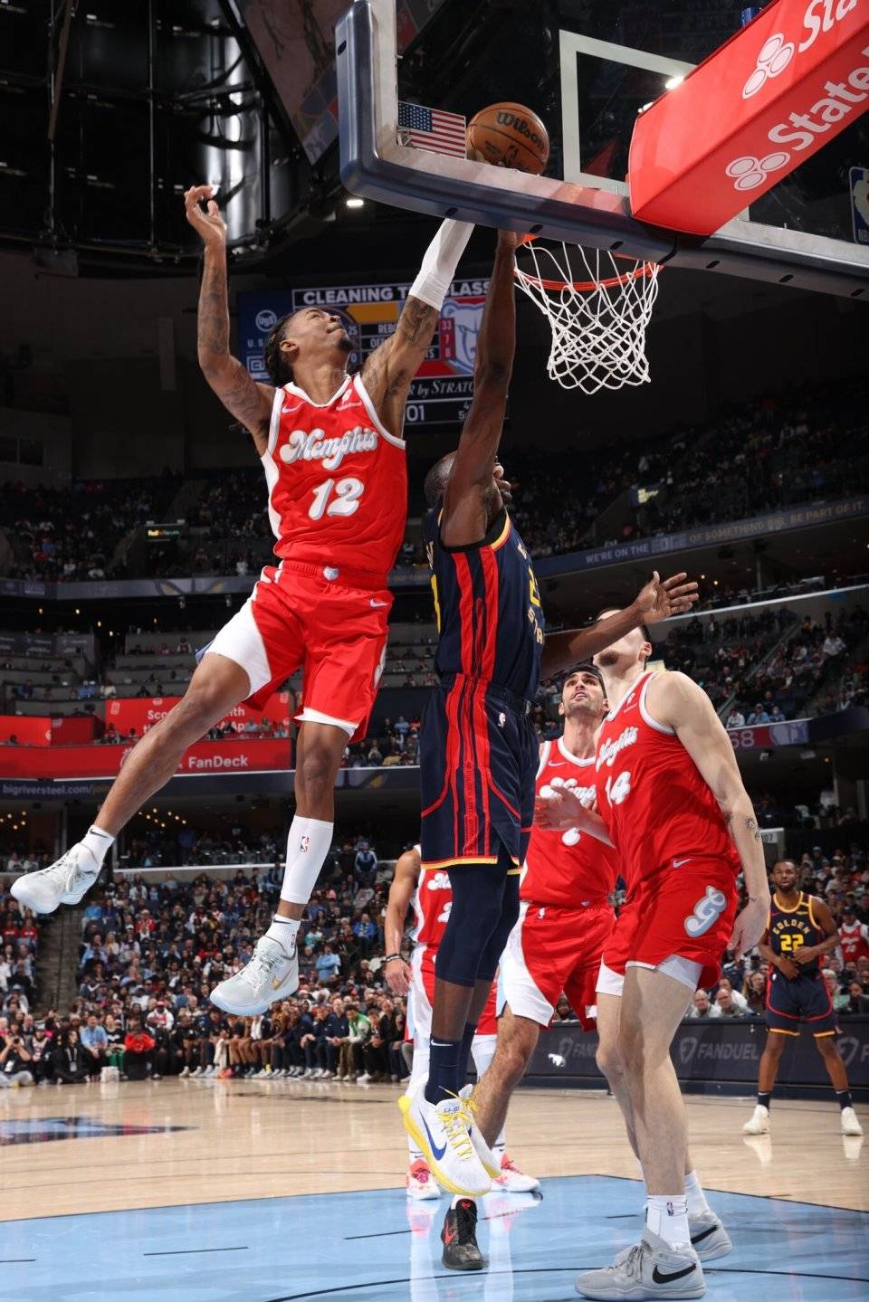 开云体育-灰熊客场击败热火，康利19分10助攻率队夺下胜利