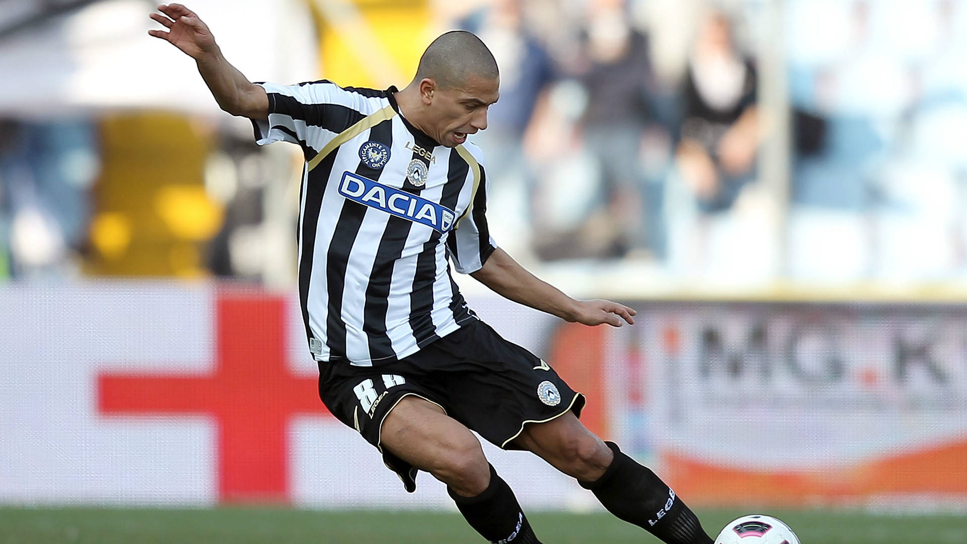 开云官网-乌迪内斯负于佛罗伦萨：保级形势岌岌可危